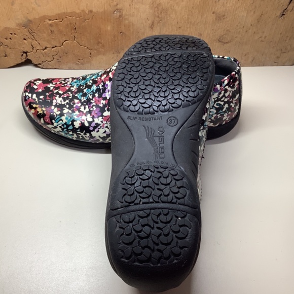 Dansko Women's, Nora Clog, size 37 ( 6 1/2-7 ) - Picture 4 of 9